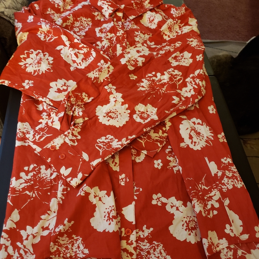 Cotton button down Blouse, NEW.